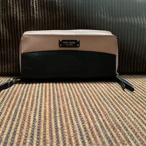 Kate spade wristlet